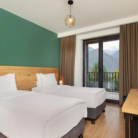 Intourist Kazbegi Stepantsminda Exterior foto