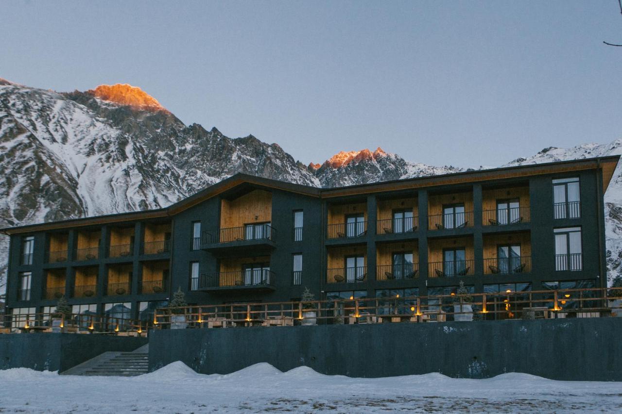 Intourist Kazbegi Stepantsminda Exterior foto